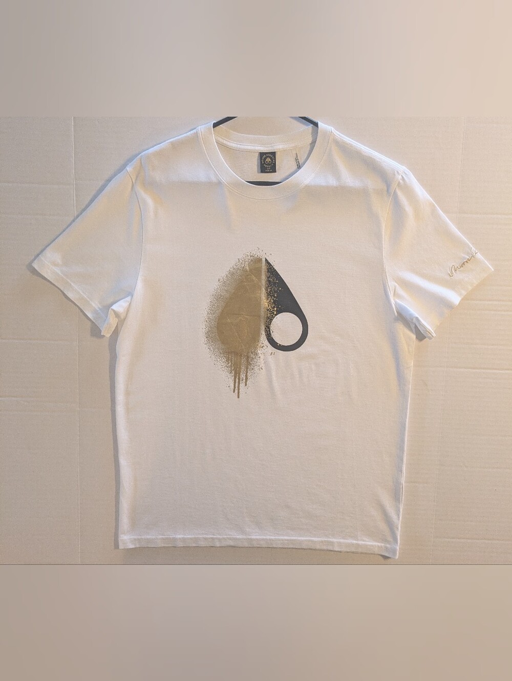 Moose Knuckles Men’s White Graphic Logo T-Shirt- Sm (NWOT)